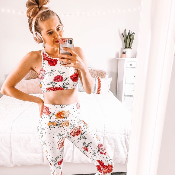 Polka Dot Trendy Floral White Yoga Workout Top - Picture 2 of 8